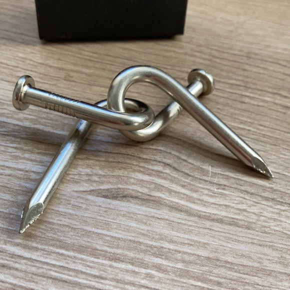 The museum Company twisted nail Heart Breaker brain teaser puzzles - Picture 5 of 16